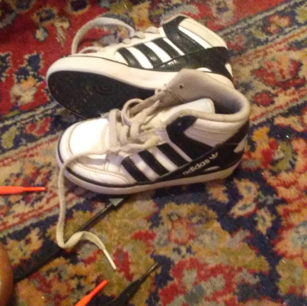 Toddler White/Black Hi Top Adidas Basketball Sneakers 8K